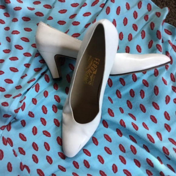 Vintage Salvatore Ferragamo pumps - Picture 3 of 3